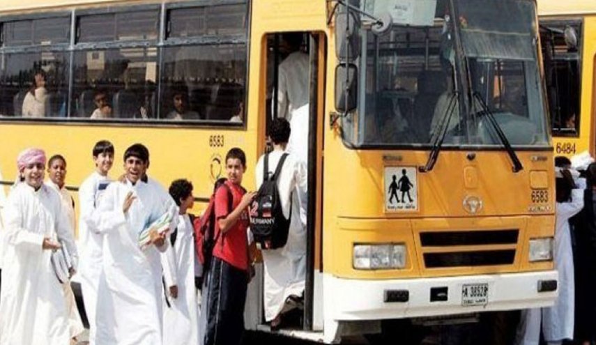 سائق ينسى طفلًا بحافلة مدرسية في السعودية وهذا مصيره!!