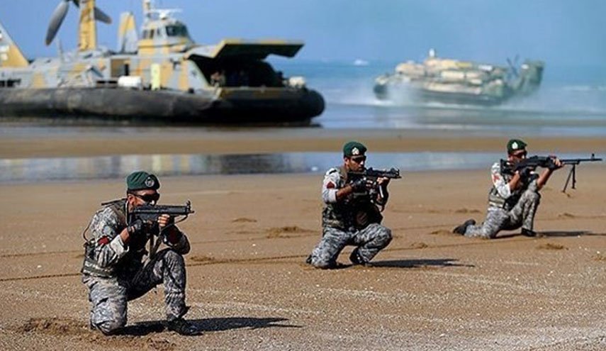 ايران تستعرض قدراتها العسكرية في ذكرى اسبوع الدفاع المقدس
