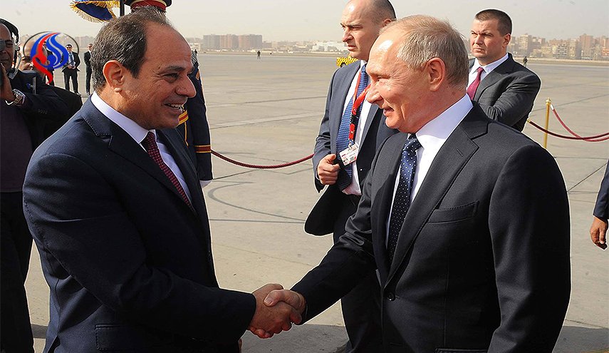 السيسي يناقش وبوتين التعاون العسكري والرحلات السياحية