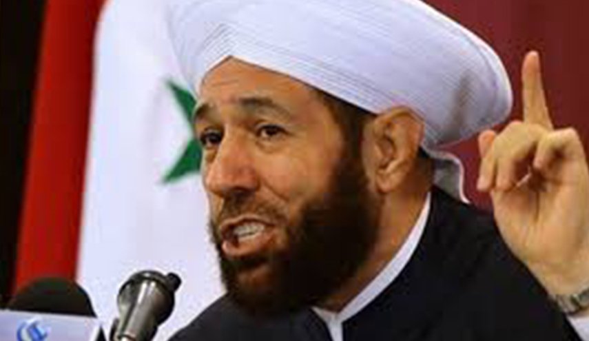 مفتي سوريا يشيد بتضحيات الشهداء والمدافعين عن البلاد
