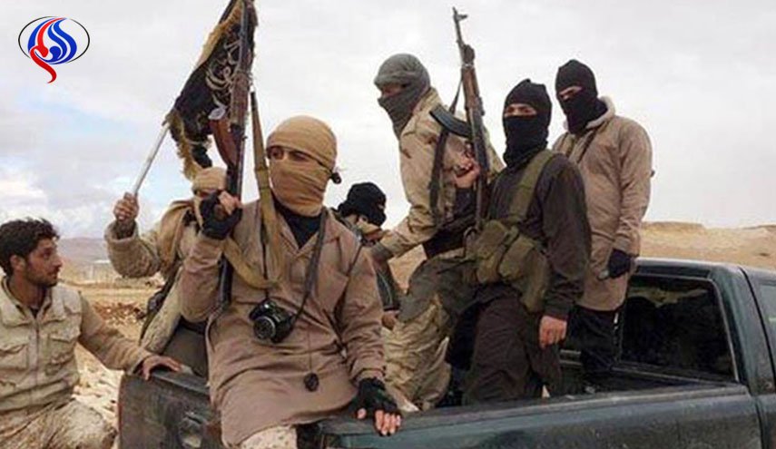 مجموعات مسلحة تسلم سلاحها الثقيل في ادلب

