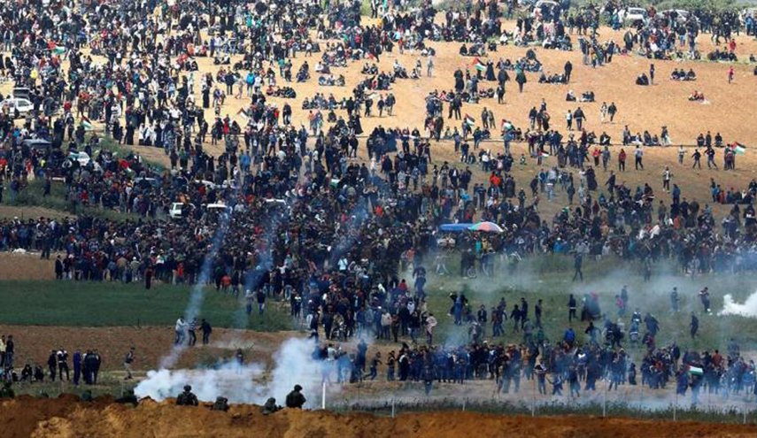 198 شهيدا بينهم 37 طفلا منذ انطلاق مسيرات العودة بغزة
 
