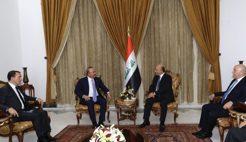 جاويش أوغلو يؤكد دعم العراق في جميع المجالات