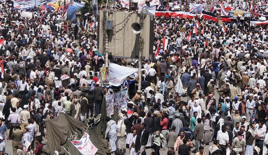 اليمنيون يحتفون برحيل الاحتلال البريطاني وأعينهم على طرد الإمارات