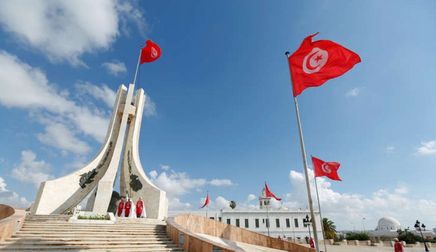 تونس.. اتحاد الشغل يلغي إضرابا بعد اتفاق مع الحكومة على..