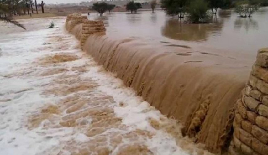 الأردن يعلن حالة الطوارئ بعد وفيات في سيول البحر الميت

