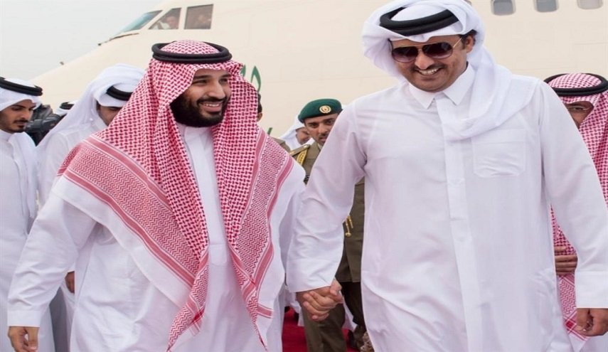 لماذا غير محمد بن سلمان لهجته وتغزل بالاقتصاد القطري؟