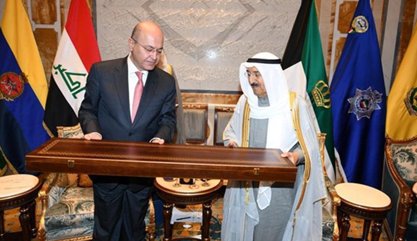 أمير الكويت يؤكد استعداد بلاده للمساعدة في إعادة إعمار العراق 