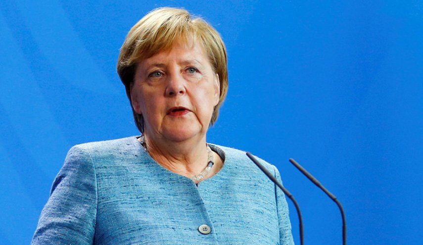 ميركل: علينا العمل على رؤية وجود جيش أوروبي حقيقي