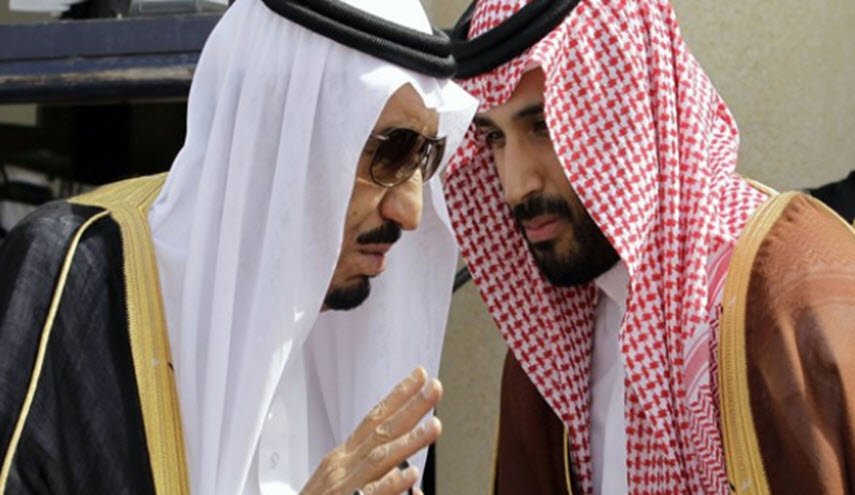 مجتهد يعلن: حالة ارتباك شديدة داخل الديوان الملكي