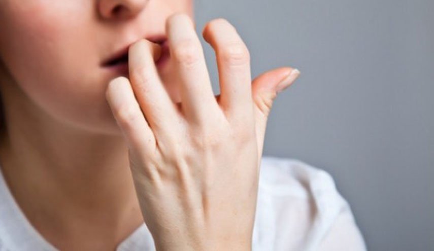 قضم الأظافر يهددك بهذا الالتهاب