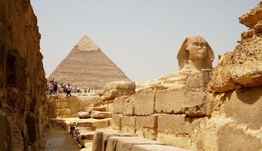 الآثار المصرية تصدر بيانا بشأن صورة 