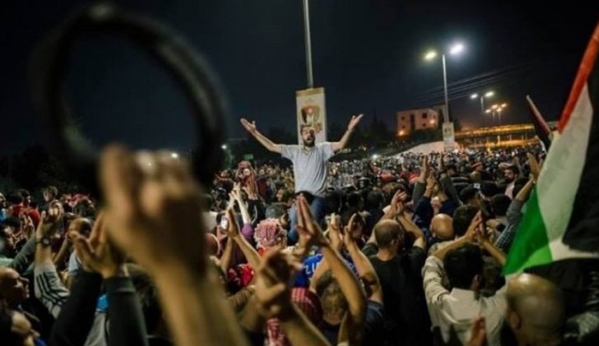 الاردنيون يطلقون 