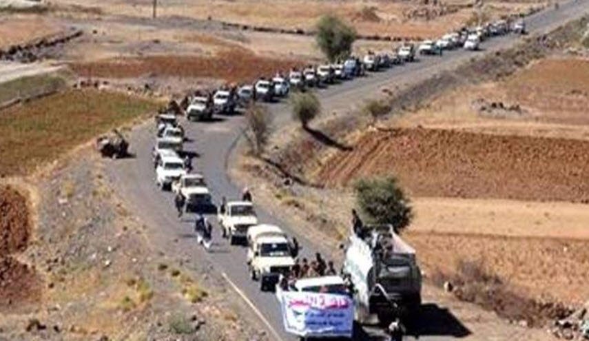أسر شهداء سنحان تسير قافلة غذائية دعما للجيش واللجان