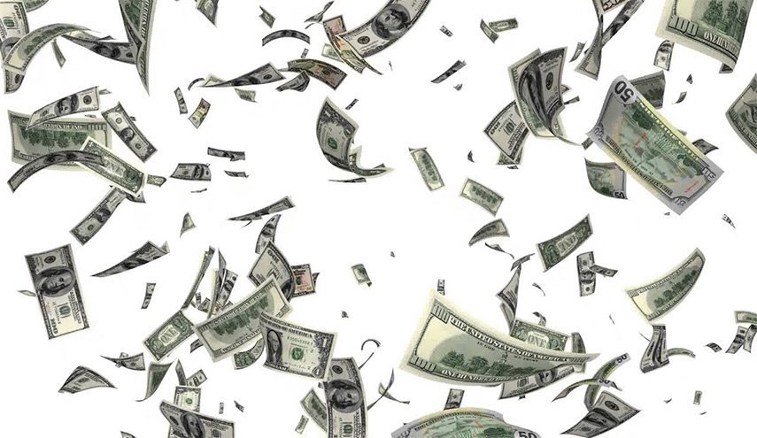 تطاير دولارات على طريق سريع تسبب حوادث سير