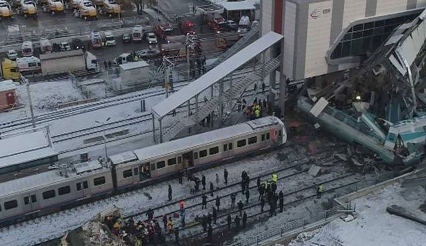بالصور: مقتل 9 و47 اصابة إثر حادث 
