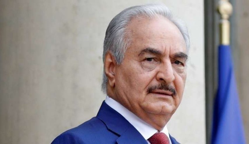 حفتر يطالب الأمم المتحدة بفتح تحقيق بعد ضبط أسلحة في ميناء ليبي

