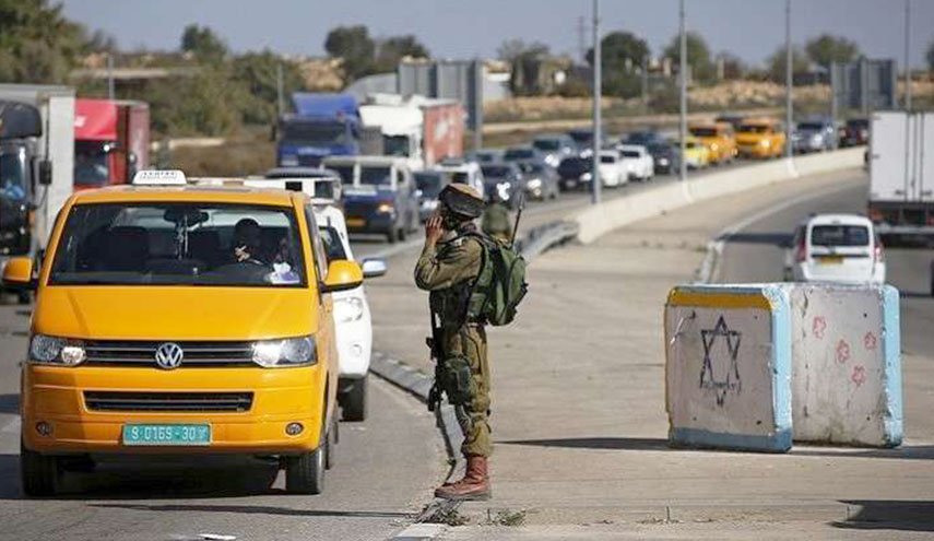 جرح فلسطيني برصاص الإحتلال الإسرائيلي 