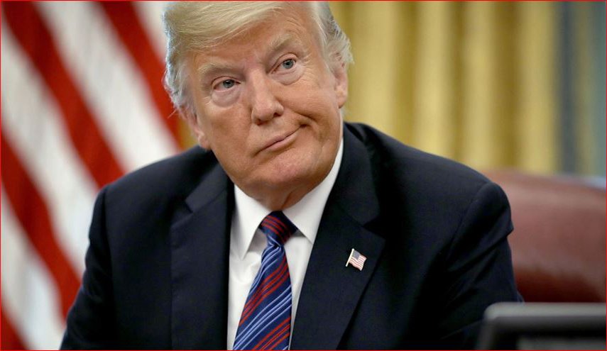 استطلاع: 59 % من الأمريكيين يؤيدون عزل ترامب