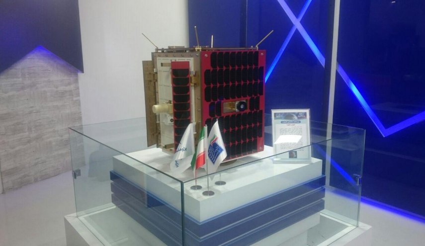 وزير العلوم الايراني يتفقد ثلاثة أقمار صناعية محلية الصنع