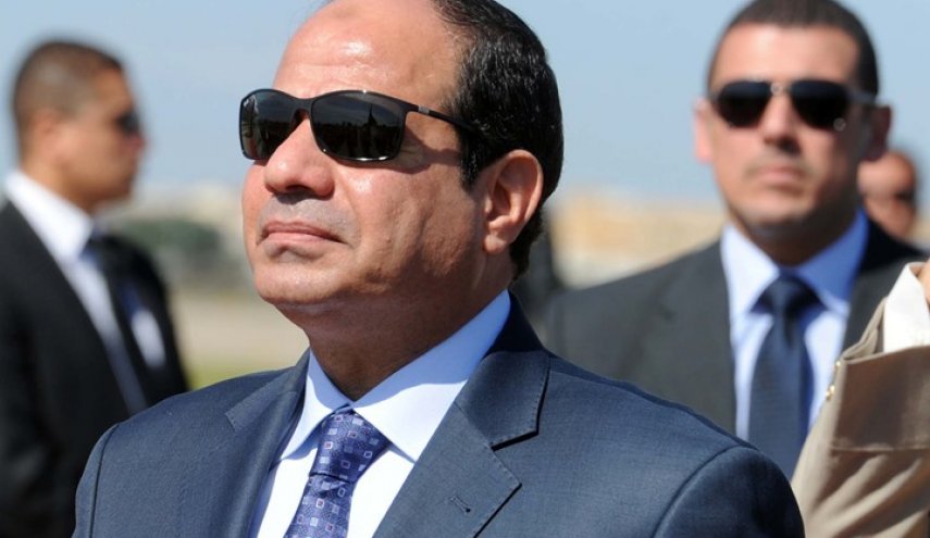 صحيفة فرنسية: السيسي يسعى لحكم مصر مدى الحياة