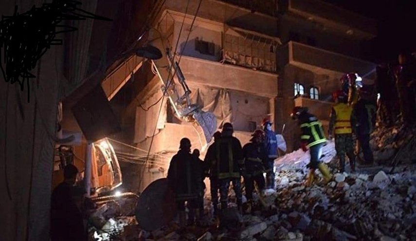قتلى وجرحى بانهيار مبنى سكني بحي الصالحين في حلب