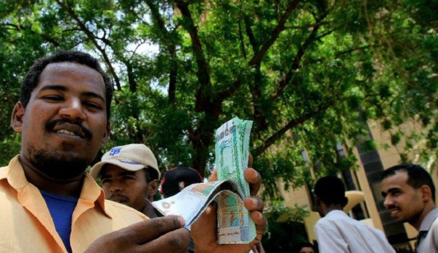 البنك المركزي السوداني يحدد موعدا لإنفراج أزمة النقود
