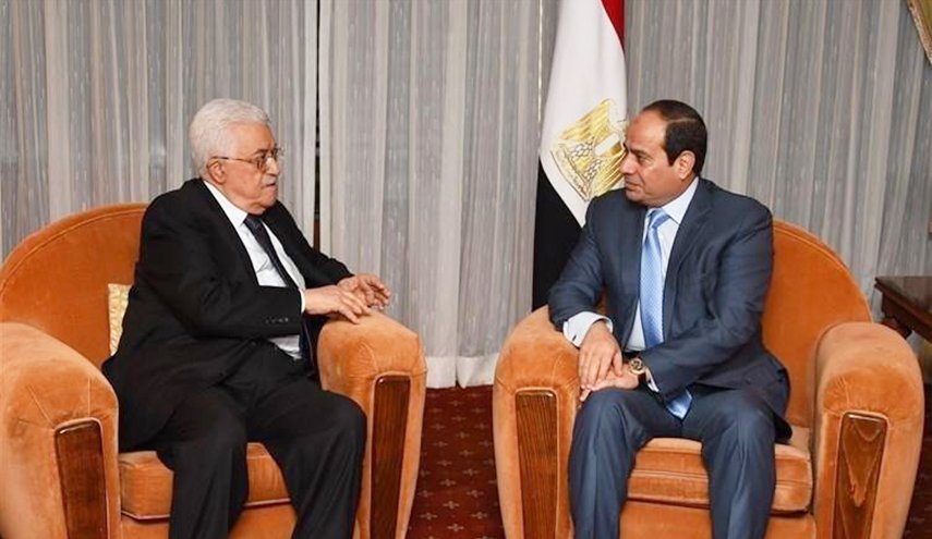 قناة عبرية: لقاء عباس مع السيسي كان مليئا بالخلافات