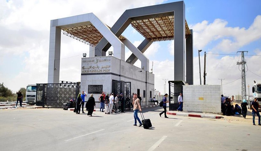 السلطة الفلسطينية تقرر سحب موظفيها من معبر رفح
