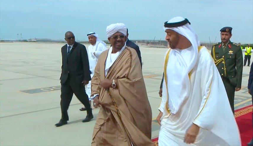 الامارات تحضر  لانقلاب ضد البشير