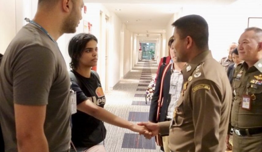 بالصور.. فتاة تايلاند السعودية تكشف هوية من ساعدها على الهرب