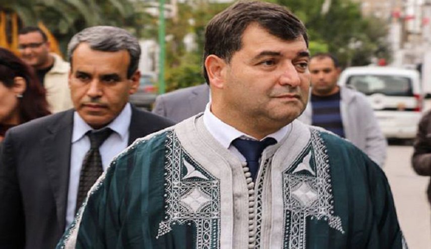 تونس.. وزير يهودي يثير انتقادات بعد امتناعه عن العمل يوم السبت
