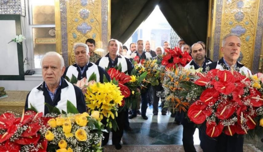 تزيين مقام السيدة زينب عليها السلام في دمشق