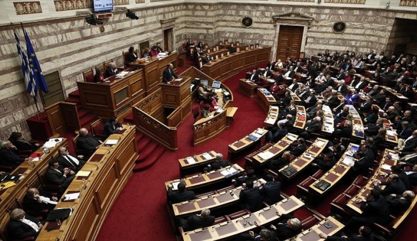 اليونان .... تعديل دستوري يعرض اعضاء البرلمان لتهديدات!