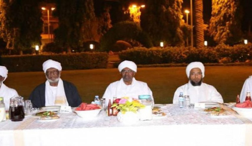 هذا ما دار في لقاء البشير بعدد من العلماء في الخرطوم