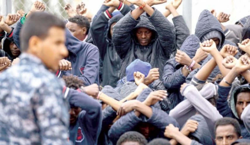 كثير من اللاجئين لازالوا محتجزين بمراكز داخل ليبيا 