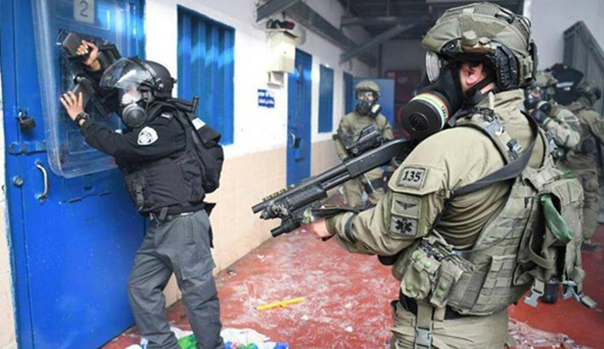 فشل الحوار بين الأسرى وإدارة الاحتلال بعوفر
