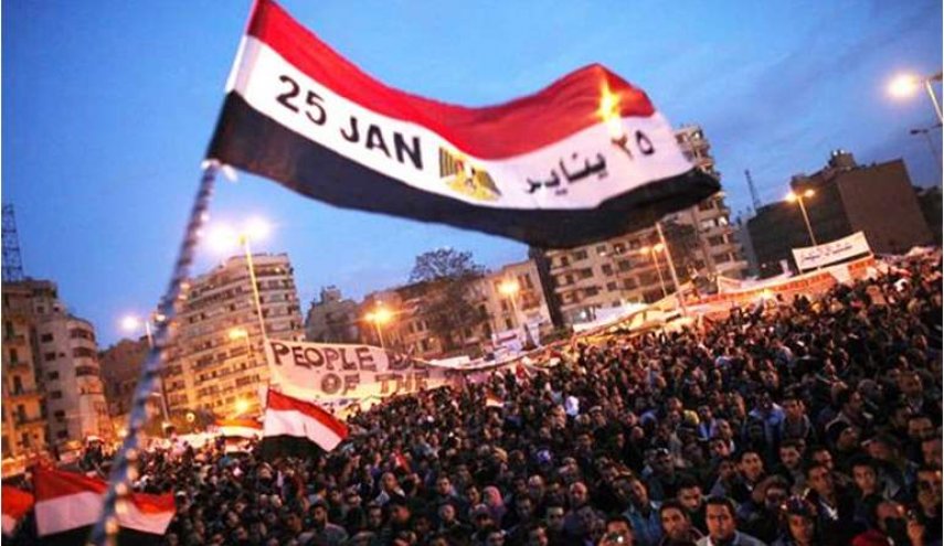 ثورة 25 يناير.. صفحة مضيئة في تاريخ مصر او مخطط أجنبي؟!
