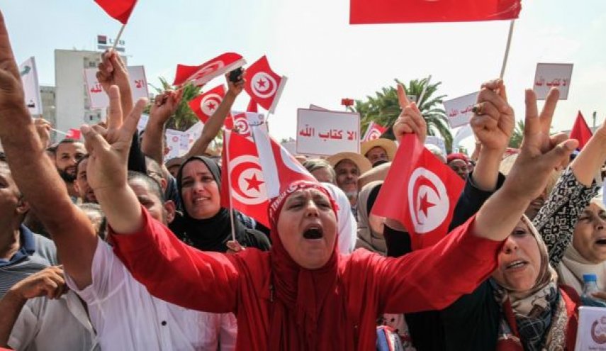 تونسيات يتحدّين القانون.. ويطالبن بتعدّد الزوجات!
