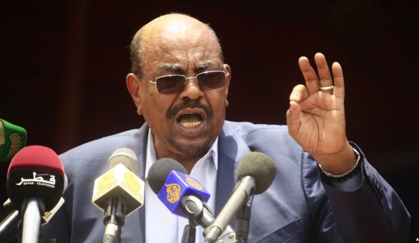 البشير يحذر من استنساخ «الربيع العربي» بالسودان 