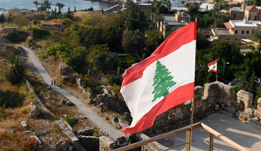 تويتر يشتعل بالصورة التي ظهرت خلف السيد نصر الله... هل هي رسالة ام تهديد؟