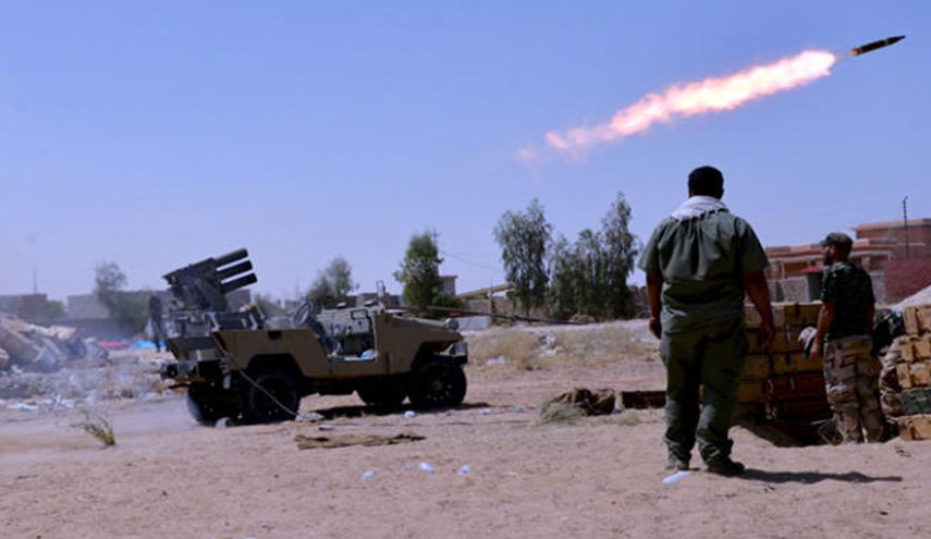 الحشد الشعبي يقصف تجمعات لداعش داخل سوريا
