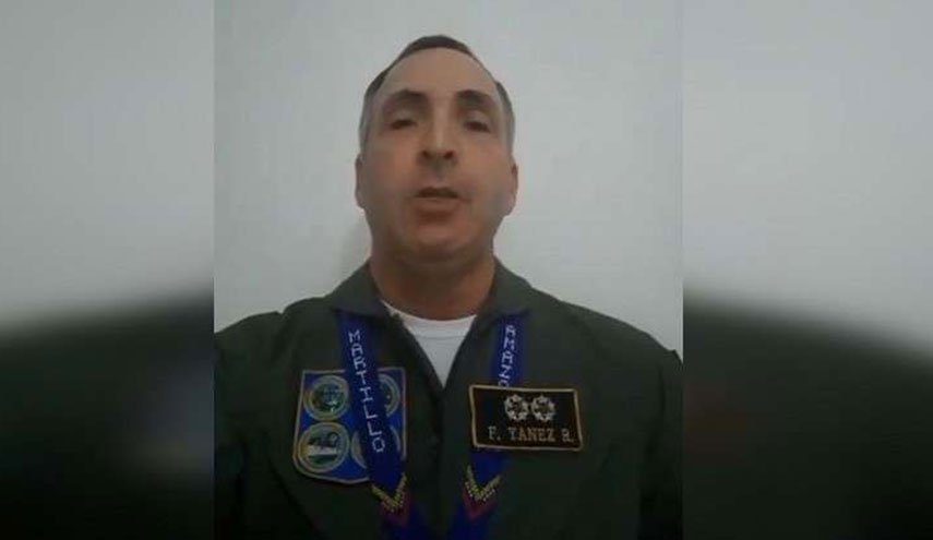 جنرال فنزويلي رفيع يعلن ولاءه لغوايدو