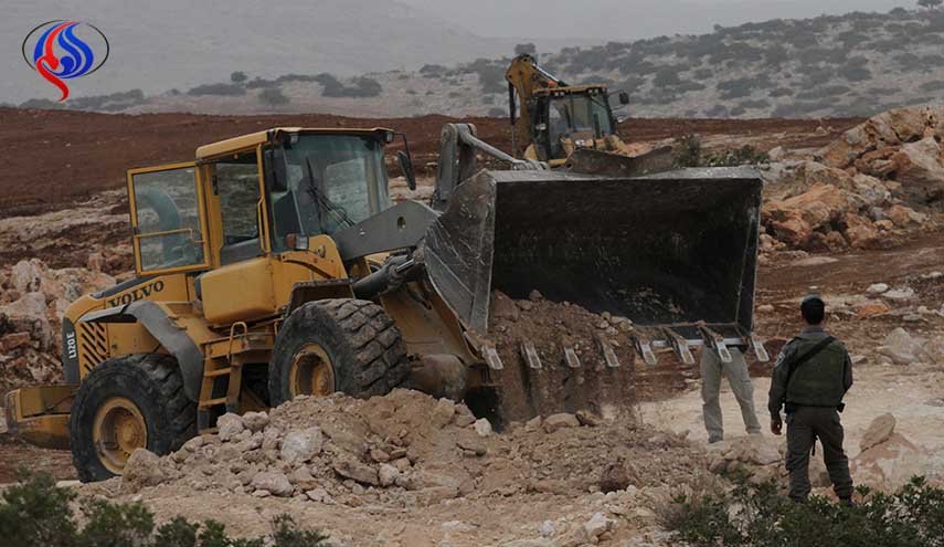 الاحتلال يتوغل جنوب غزة ويستهدف الصيادين في البحر