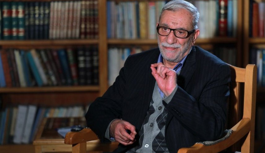 هذا الكتاب سيُطلع العرب على ما أهّل الإمام الخامنئي ليكون قائدا