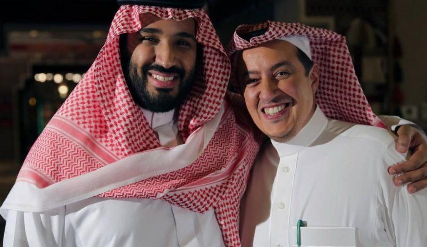 تركي الدخيل.. المستشار الإعلامي المدلل ورطة جديدة لـ