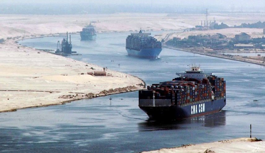 مصر تنفي منع عبور سفن النفط إلى سوريا عبر قناة السويس