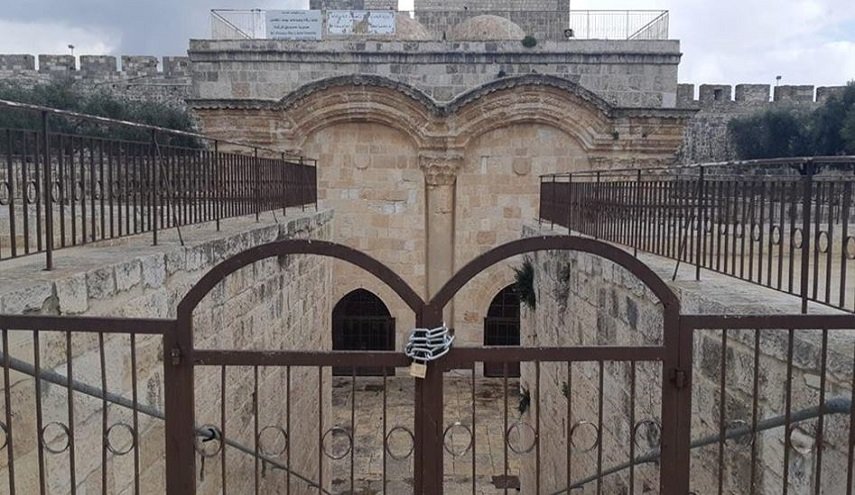 غضب عارم في الأقصى بعد إغلاق الاحتلال باب الرحمة.. 