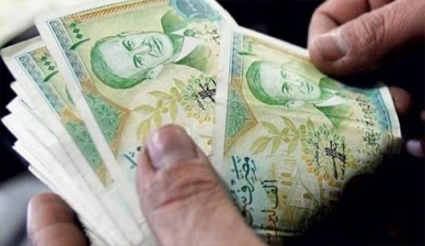 كم تراجعت رواتب السوريين خلال الأزمة، وما هي الحلول المقترحة؟