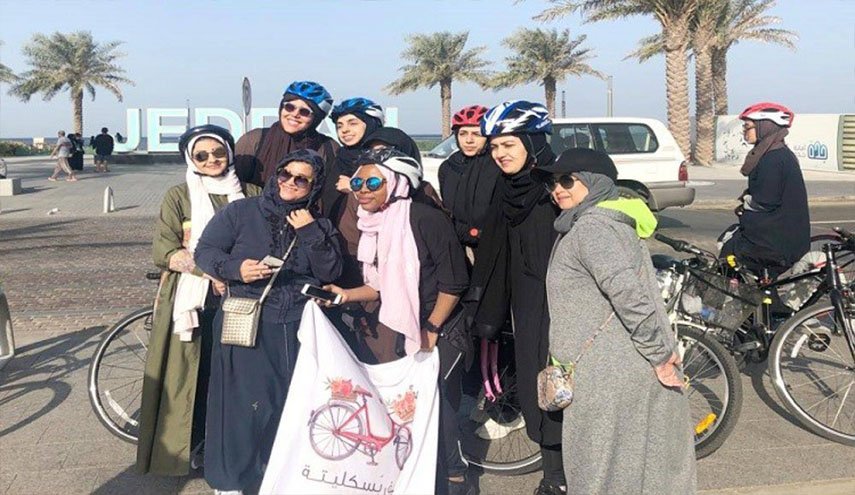 500 سعودية يكسرن النمطية بفريق ‘بسكليتة’ في جدة